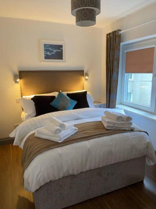 Location, Location - Modern 2 Bed Apt In คิลลาร์นีย์ ภายนอก รูปภาพ